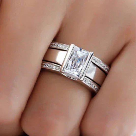 Emelia | Vintage-ring med silverfärgad kristall